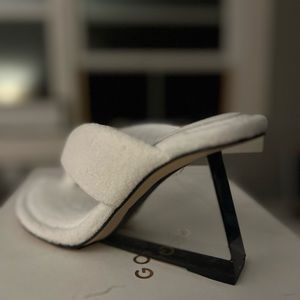 NIB GOOD AMERICAN HEEL